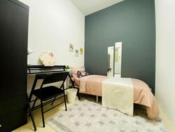 Simsville (D14), Condominium #557032481
